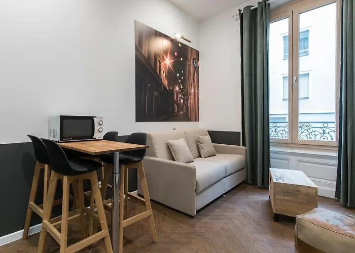 Centre/Place Jaurès * Studios MyCityHome * Mezzanine